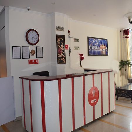 Oyo 10322 Hotel Raja Palace Dharamshala Eksteriør billede